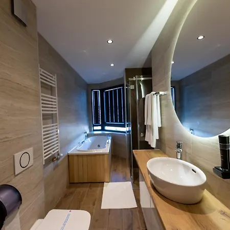 Satelit Lux زلاتيبور