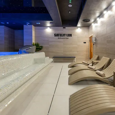Satelit Lux منتجع